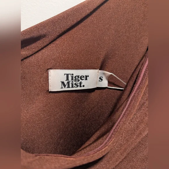 NWT Tiger Mist Chocolate Brown One-Shoulder Pia Dress Small/US 4 Chic - Picture 5 of 11